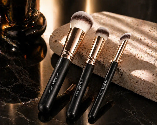 L'Essentiel 5 — Pinceaux & Houppettes Petal Touch LOVELYA